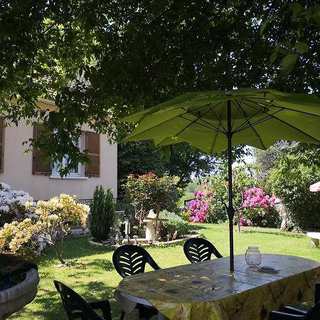 Secondigny Au Jardin Fleuri B&B 외부 사진